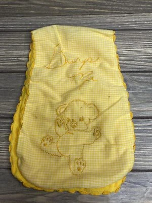 Oso bordado a cuadros amarillo tela eructa hecha a mano vintage  Foto 1 de 3