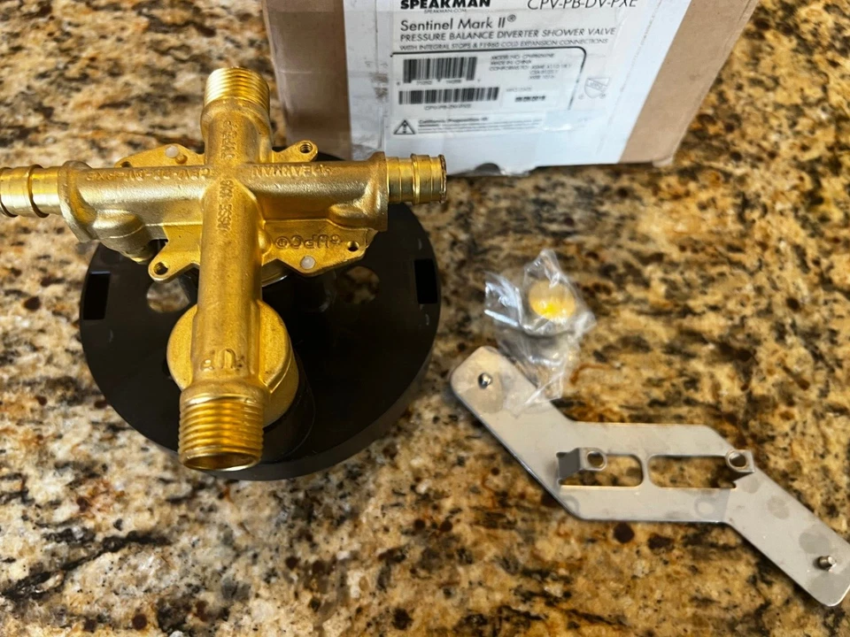 Válvula de ducha desviadora de equilibrio de presión Speakman CPV-PB-DV-PXE Sentinel Mark II Foto 1 de 4