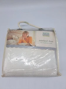 NEW Martha Stewart Standard Pillow Sham Matelasse Ivory Floral 20x26" Pillowcase - Picture 1 of 4