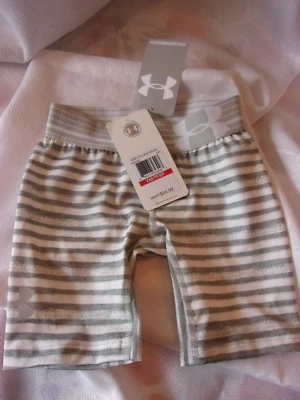 UNDER ARMOUR-SIZE XS BOYSHORTS UNDIES FOR GIRLS - Image 1 of 2