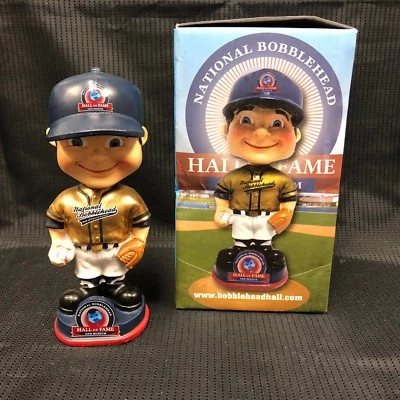 CAMISETA DORADA BOBBLEHEAD 2014 NUEVA EN CAJA MIEMBROS DEL SALÓN DE LA FAMA BOBBLEHEAD 829 Foto 1 de 4