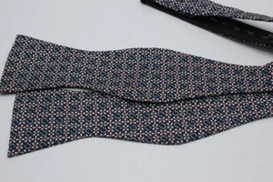 No Label Adjustable Silk Bow Tie. Blue w Pink Horseshoe Floral Design. - Picture 1 of 3