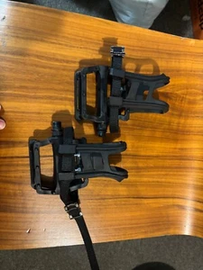 Wellgo Pedals (K20410) with MT-13 Toe Clip & Strap Sets - Picture 1 of 3