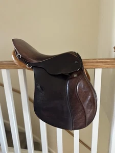 Stubben Siegfried CS Saddle 17” - Picture 1 of 7
