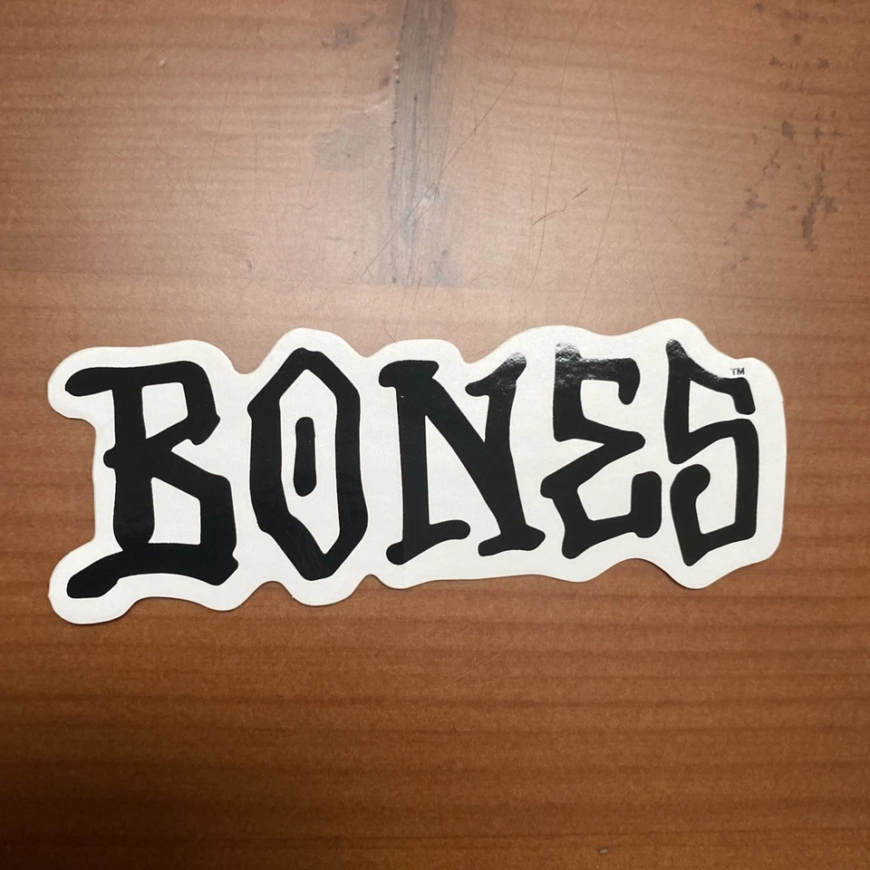 Pegatina blanca/negra Bones ruedas 5" monopatín  Foto 1 de 1