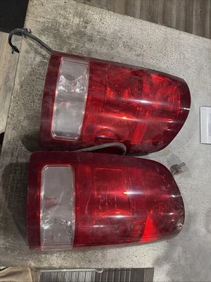 GMC Sierra 1500 2500HD 3500HD 2007-2013 luz trasera lámpara de freno lado del conductor izquierdo Foto 1 de 4