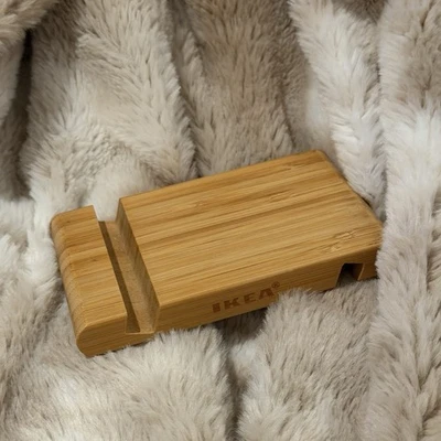 IKEA BERGENES Bamboo Phone Stand – Natural Wood Holder for iPhone / Tablet - Image 1 of 3