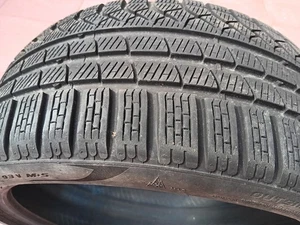 Winterreifen Pirelli 245/35R19 - Bild 1 von 4