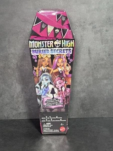 Monster High Buried Secrets Mystery Doll + 5 Accessories Inside! - Picture 1 of 4