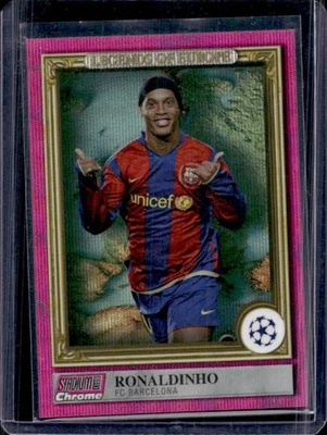 2022 Stadium Club Chrome UEFA Ronaldinho Legends Pink Wave Refractor #97/150 - Image 1 of 2
