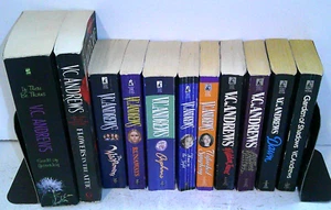 11 V.C. Andrews Books Orphans, Wildflowers, Dollanganger - Foto 1 di 4