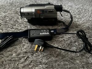 SONY CCD-TRV200E VIDEO HI8 CAMCORDER NIGHTSHOT VIDEO CAMCORDER USED TESTED