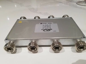 Combinador híbrido multired CM-88D Microlab FXR de 4 vías 700 - 2700 MHz PIM bajo - Imagen 1 de 4