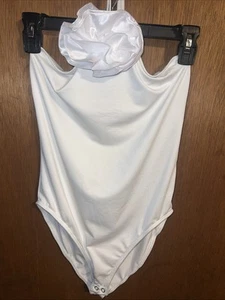 Jolie & Joy White Bodysuit w/ Flower Womens Size M New - Picture 1 of 4
