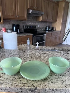 2 Original Vtg Green Fire King Jadiete Jane Ray Cups And 1 Saucer - Picture 1 of 6