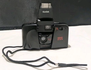 Kodak Star 435 35mm Point & Shoot Electronic Flash Camera UNGETESTET Mystery Film  - Bild 1 von 11