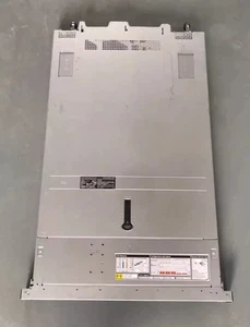 Dell EMC PowerEdge R650 8X2,5" Serwer z 2x procesorem Intel Platinum 8374C, 256 GB RAM - Zdjęcie 1 z 3