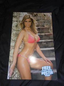 Hooters Girls 2007 Calendar With 2 Sided Pullout Poster - Picture 1 of 2