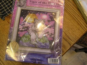 Designer Works Crafts gezähltes Kreuzstich-Set #2411 TIGER des HIMMELS ~~ Neu in Verpackung!! - Bild 1 von 5