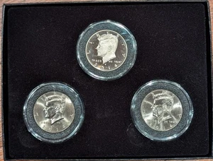 2014 PDS Kennedy Half Dollar Set Lot of 3 Coins In Holder !!!!!! - Bild 1 von 5