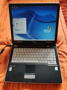 Fujitsu AMILO Pro V8010 XP Pro SP2/15" TFT/80GB/ 1GB Celeron M USATO - Foto 1 di 1