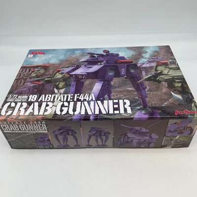 COMBAT ARMORS MAX19 Abitate F44A Club Gunner 1/72 modello in plastica - Immagine 1 di 4