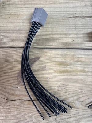 Enchufe de interfaz de vehículo personalizado Ford Transit conversión cámper furgoneta cargador derramado Foto 1 de 4