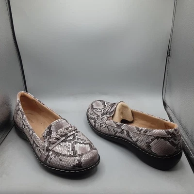 Mocasines sin cordones Clarks Collection Cora Viola 7,5 M Snake A98 Foto 1 de 4