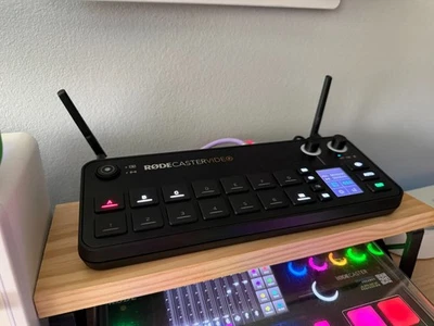 Consola de producción de video y audio todo en uno RODE RØDECaster Foto 1 de 3