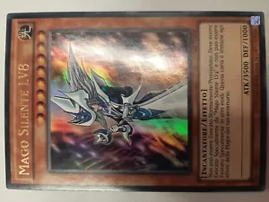 Carta Yu-Gi-Oh! Mago Silente LV8 - Ultra Rare - C04 - I Deck Leggendari di Yu... - Foto 1 di 1