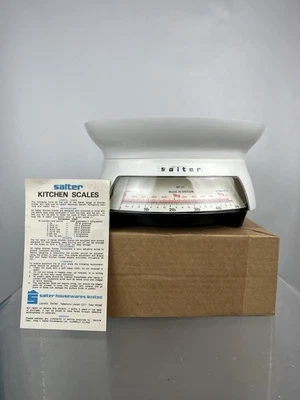 Vintage White Compact Salter Kitchen Weighing Scales Mechanical No 31 Lowline - Image 1 of 4