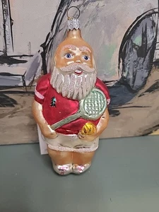 Radko ON THE COURT Weihnachtsmann mit Tennisschläger Weihnachtsschmuck Neu mit Etikett - Bild 1 von 3