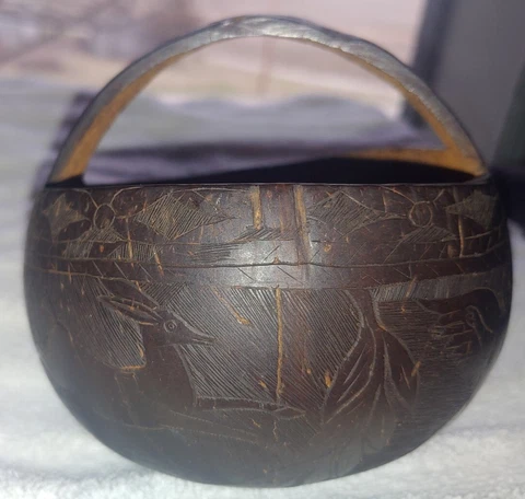 Fine Hand Carved Coconut Shell Basket, nice Cover