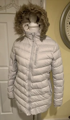 Chaqueta acolchada Eddie Bauer jóvenes niños niñas L gris plumón de ganso con ribete de piel sintética Foto 1 de 4