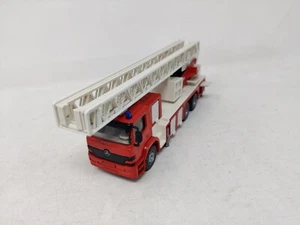 Camion Pompieri Mercedes Grande Scala - SIKU - 1/55 - Foto 1 di 2