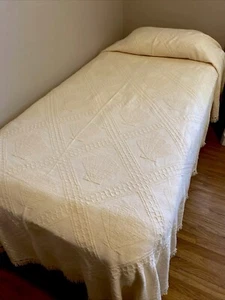 Copriletto matrimoniale vintage jacquard testurizzato crema burro avorio/frangia guscio USA - Foto 1 di 10