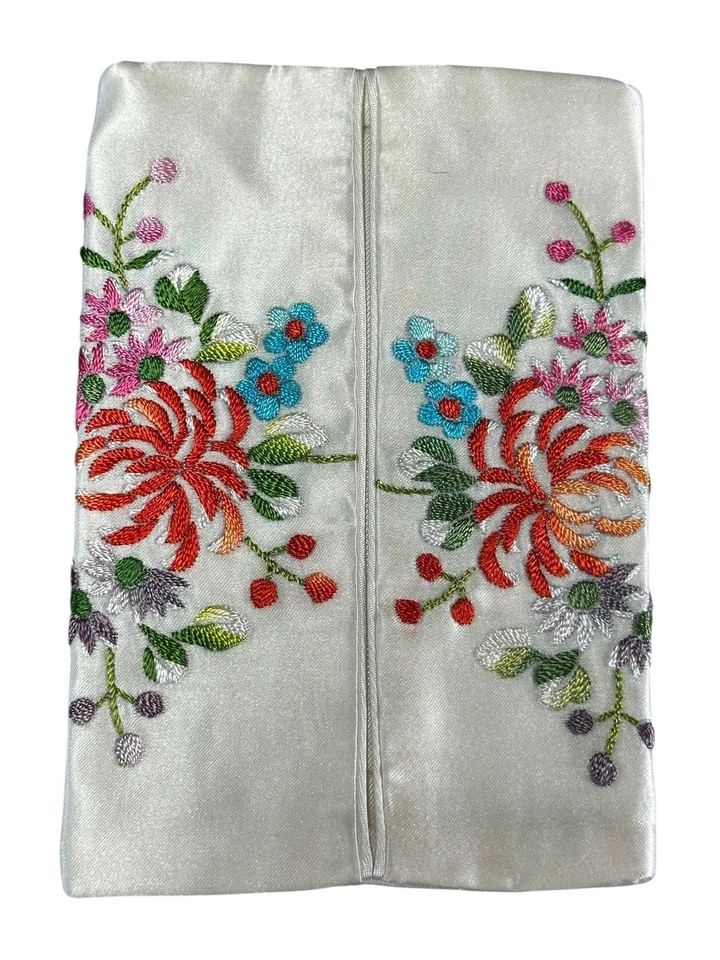 Cartera sin asas vintage satinada floral bordada - blanca multicolor Foto 1 de 3