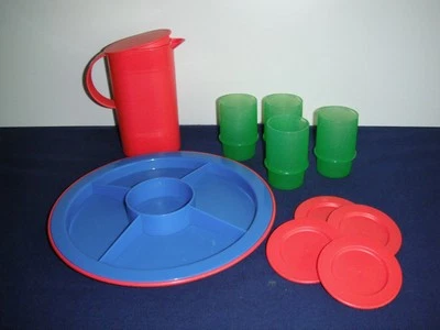 Tupperware Kinderset Puppenküche Tablett Becher Teller  Kanne 500ml - Bild 1 von 4