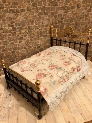 Dolls House 1/12 Scale Miniature Reutter Victorian Black Metal Double Bed  - Image 1 of 4