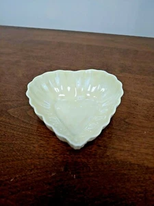 BELLEEK GELB GLANZ HERZ SCHMUCKSCHALE - SCHÖN - Bild 1 von 4