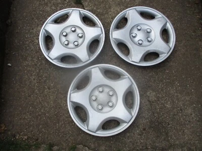 Lote de 3 tapacubos Dodge Stratus Caravan 1996 a 2000 14 pulgadas cubiertas de rueda batidores Foto 1 de 4