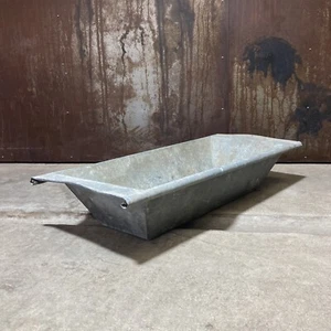 Alte Zinkwanne Waschwanne Pflanztrog Pflanzkübel mit Abflussloch / L112 B50 H23 - Bild 1 von 6