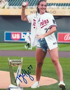 Taylor Heise Minnesota Frost Autographed 8x10 Signed  Photo - FIRST PITCH - Picture 1 of 1