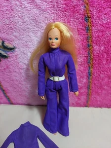 Vintage 8" Mego Dinah-mite Puppe Actionfigur im original lila Overall 1972 - Bild 1 von 8