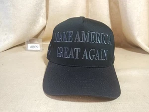 Il vero! Cappello Donald Trump Dark MAGA Cali-Fame 45-47 nero #809 - Foto 1 di 5