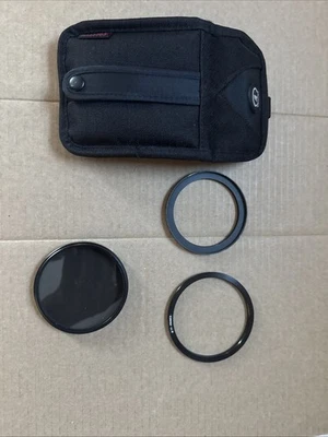 Calumet Linear Polarizer Filter KIT…. 77mm With AND 66mm Adaptor And Deluxe Case - Image 1 of 3