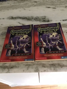 1 Into The Jaws Of Doom ￼GIVE YOURSELF GOOSEBUMPS # 1 By RL STINE 1998 - Bild 1 von 6