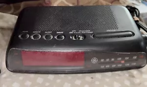 Vintage GE Digital Alarm Clock AM/FM Radio Model 7-4817B Tested - Works! - Picture 1 of 3