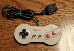 Nintendo NES Official/Original Dogbone Style OEM Controller FC HVC-102 - Tested - Picture 1 of 4
