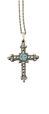 Pingente de cruz ornamentada tom prata Avon colar de strass azul religioso - Imagem 1 de 4